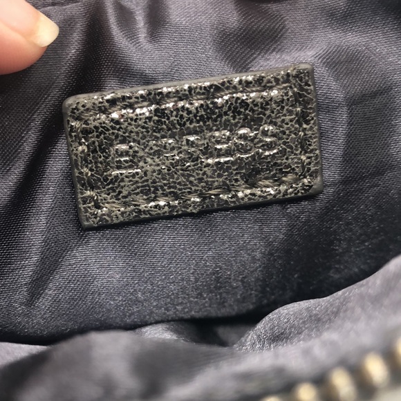 Express silver clutch with wristlet or shoulder strap - Picture 4 of 8